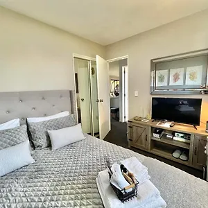 travellers-retreat-bb-private-room.top-hotels-christchurch.com/